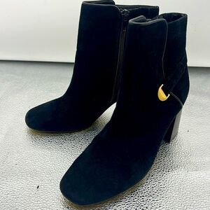 Bella Vita genuine leather suede black ankle bootie 7.5